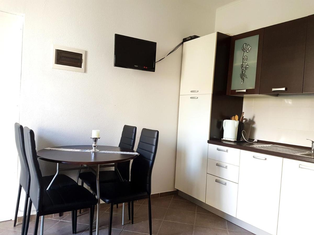 Apartments With A Parking Space Nin, Zadar - 13571 Exterior photo