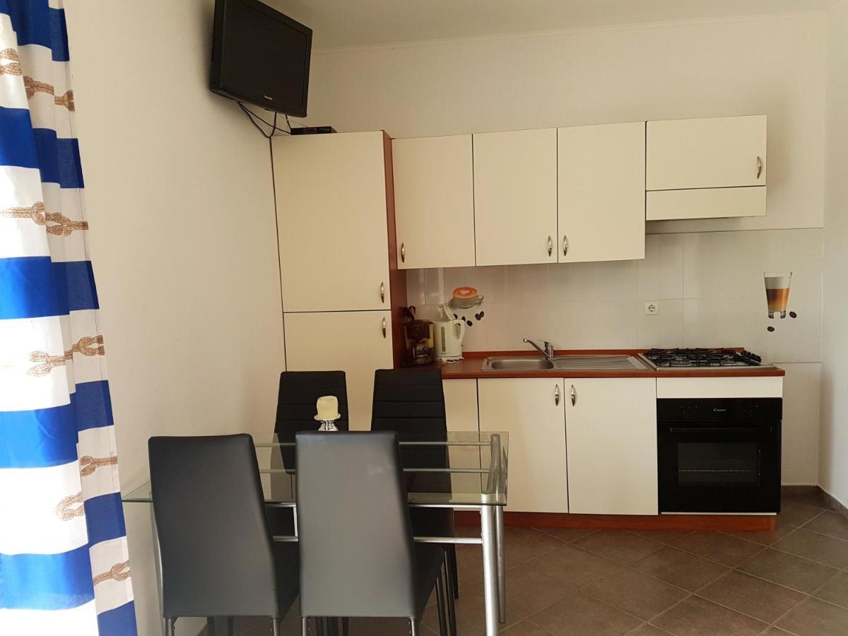 Apartments With A Parking Space Nin, Zadar - 13571 Exterior photo