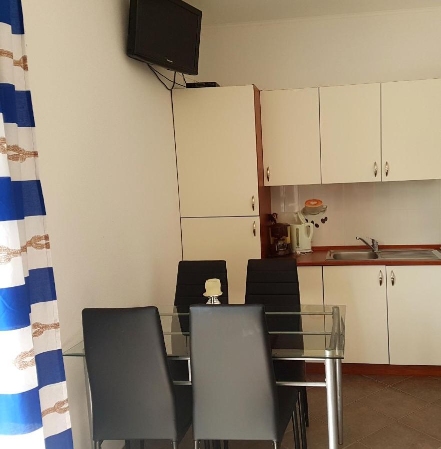 Apartments With A Parking Space Nin, Zadar - 13571 Exterior photo
