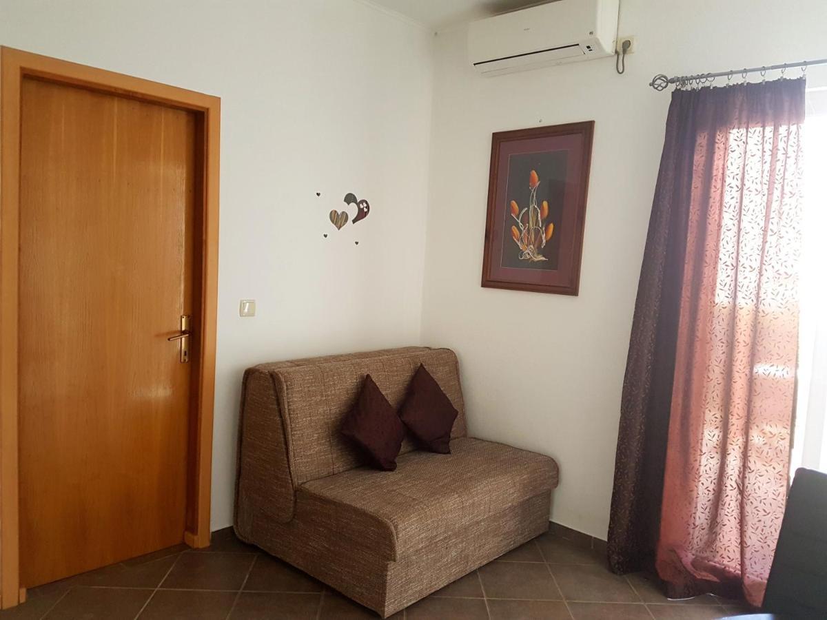 Apartments With A Parking Space Nin, Zadar - 13571 Exterior photo
